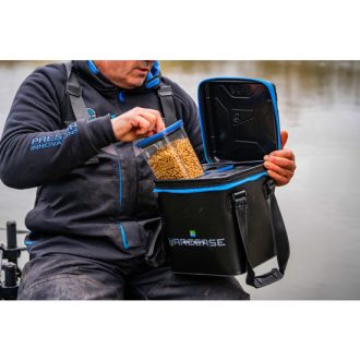 Preston Hardcase Bait Safe csalitartó EVA táska dobozokkal
